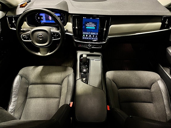 Volvo V90 Cross Country 14 of 25