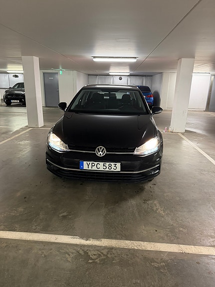 Volkswagen Golf VII 2 of 12