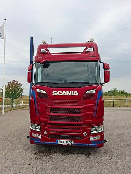 Mycket fin Scania S590 dragbil 2 of 9