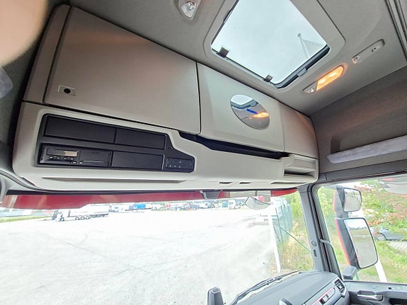 Mycket fin Scania S590 dragbil 8 of 9