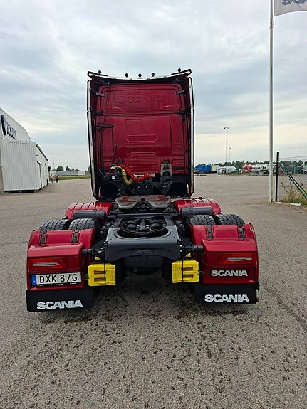 Mycket fin Scania S590 dragbil 4 of 9