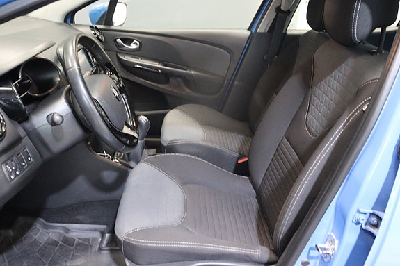 Renault Clio 21 of 26