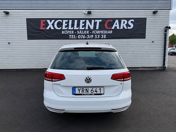 Volkswagen Passat 5 of 14