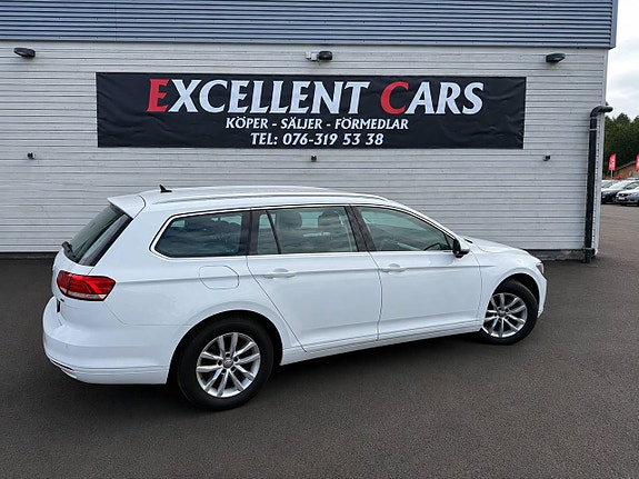 Volkswagen Passat 4 of 14