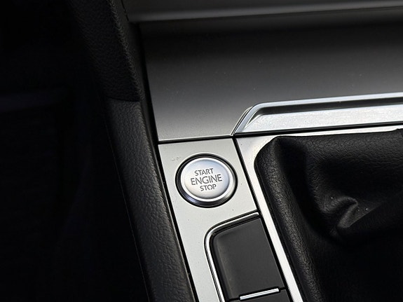Volkswagen Passat 11 of 14