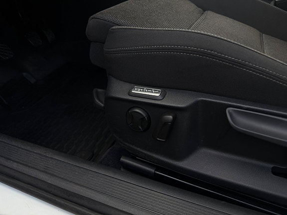 Volkswagen Passat 6 of 14
