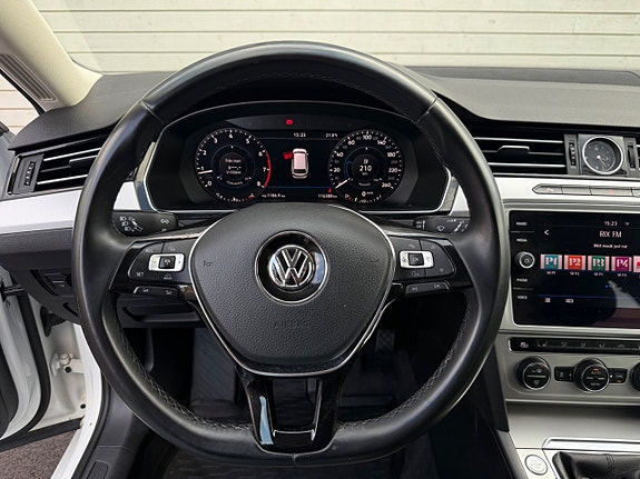 Volkswagen Passat 8 of 14