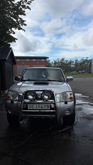 Nissan Navara 2 of 6