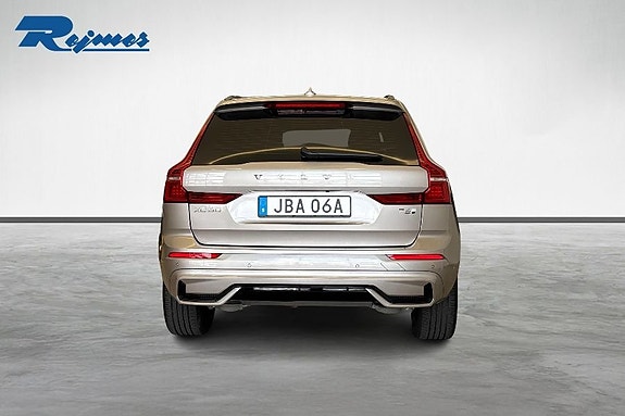 Volvo XC60 10 of 30