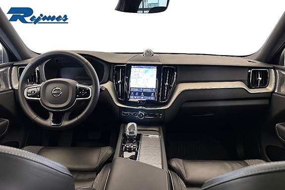 Volvo XC60 14 of 30