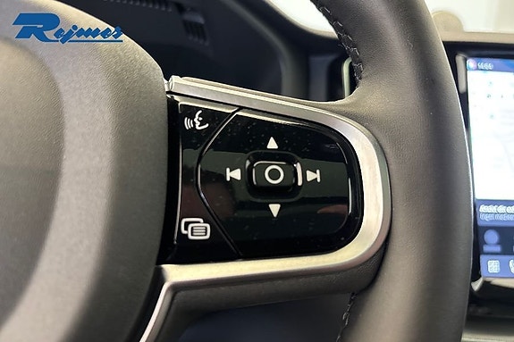 Volvo XC60 21 of 30