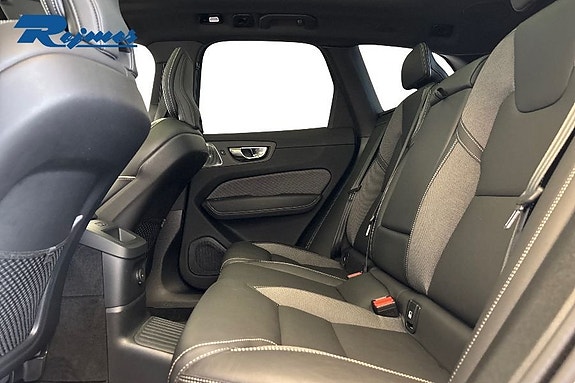 Volvo XC60 13 of 30
