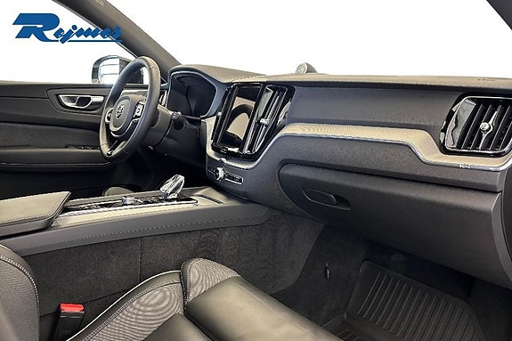 Volvo XC60 9 of 30