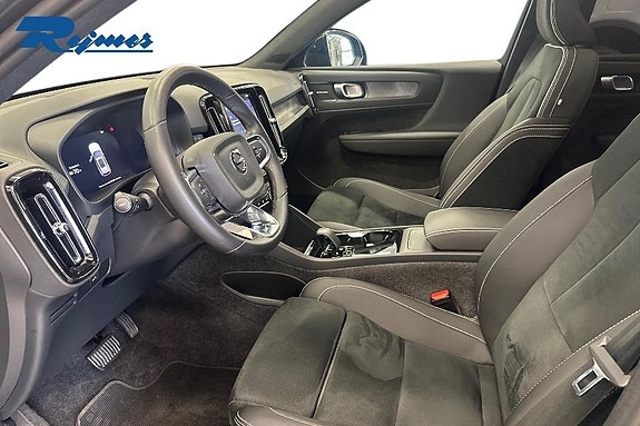Volvo EX40 9 of 21
