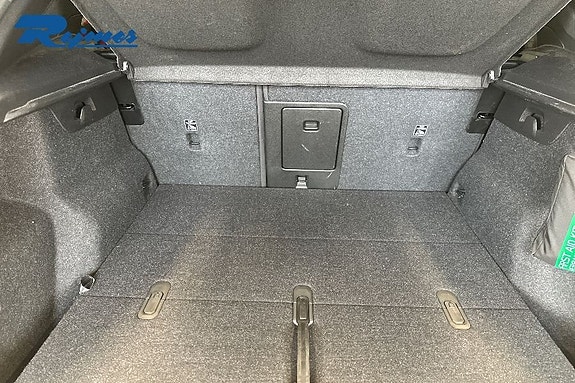 Volvo EX40 19 of 21