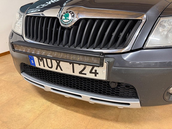 Skoda Octavia Scout 5 of 16