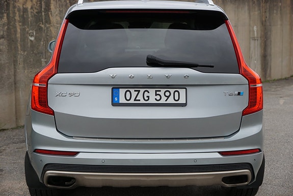 Volvo XC90 13 of 30