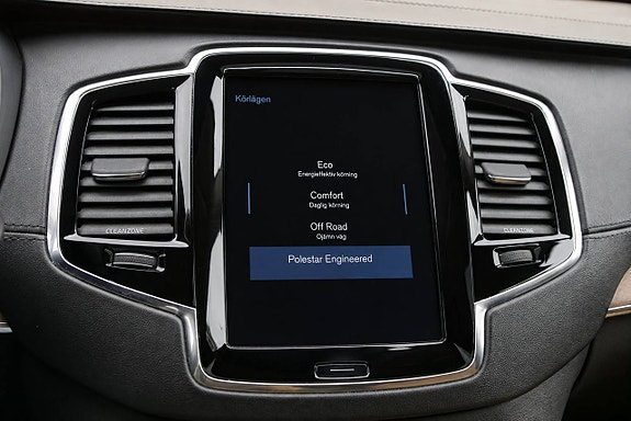 Volvo XC90 28 of 30