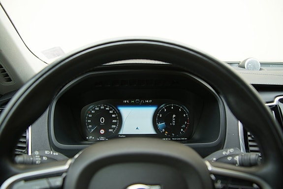 Volvo XC90 22 of 30