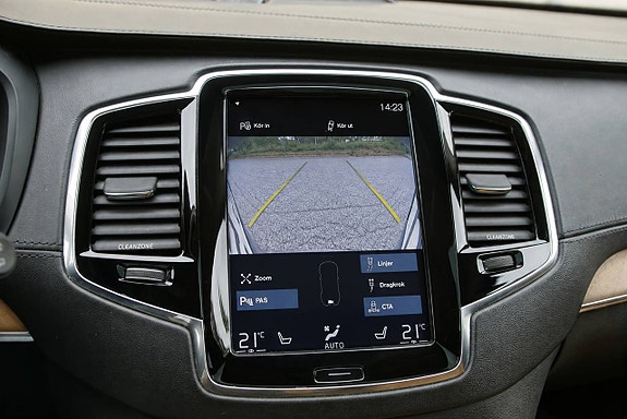 Volvo XC90 27 of 30