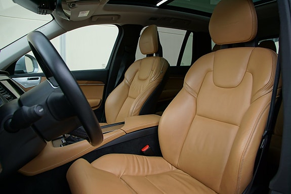 Volvo XC90 17 of 30