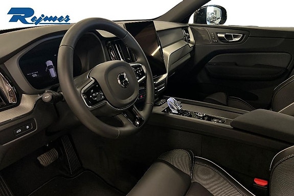 Volvo XC60 7 of 12