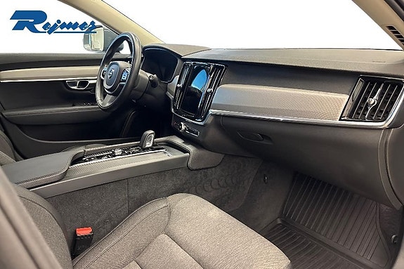 Volvo V90 Cross Country 5 of 26