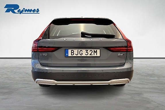 Volvo V90 Cross Country 24 of 26