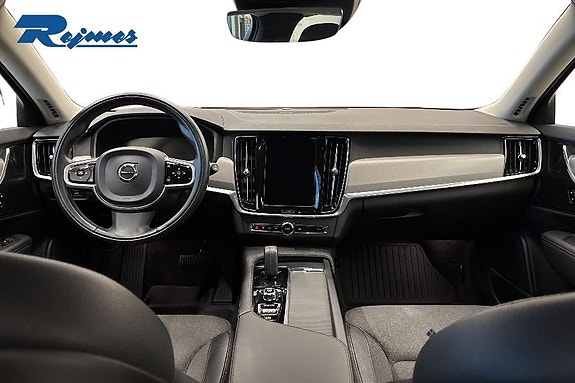 Volvo V90 Cross Country 2 of 26