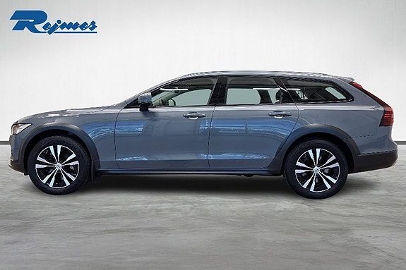Volvo V90 Cross Country 4 of 26