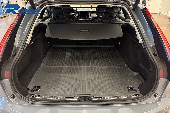 Volvo V90 Cross Country 19 of 26