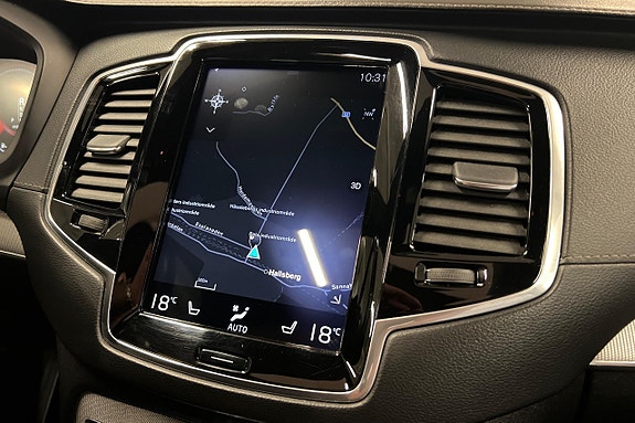 Volvo XC90 16 of 25