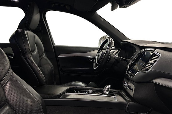 Volvo XC90 9 of 25