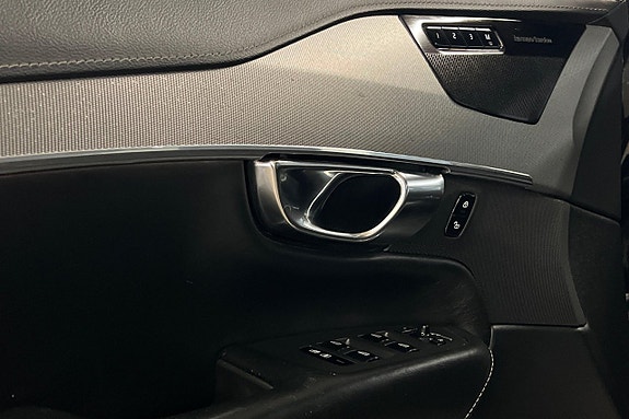 Volvo XC90 22 of 25