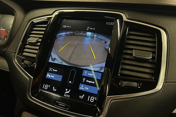 Volvo XC90 15 of 25