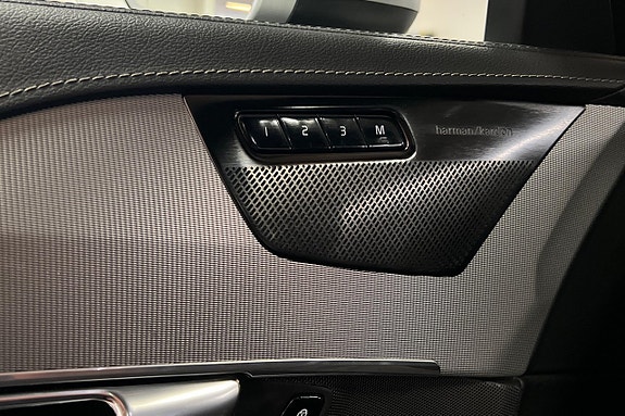 Volvo XC90 13 of 25