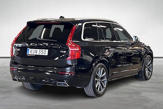 Volvo XC90 11 of 25