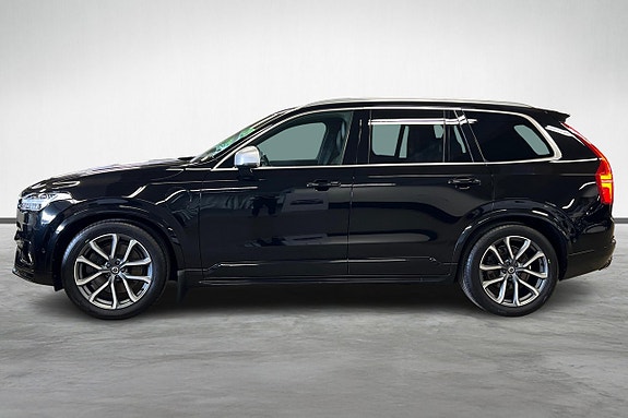 Volvo XC90 3 of 25