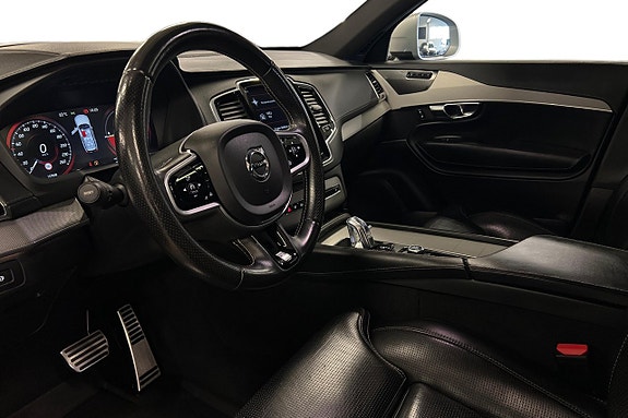 Volvo XC90 10 of 25