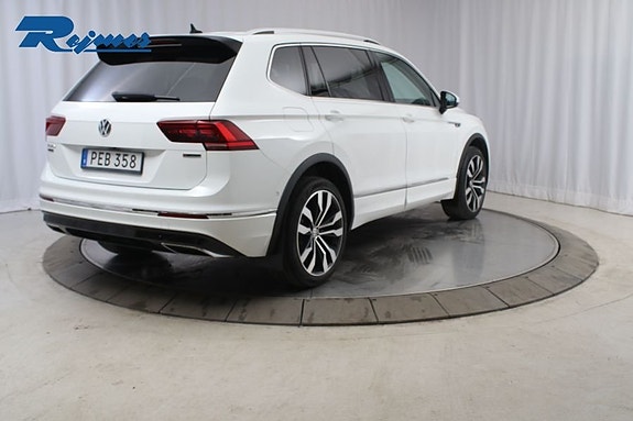 Volkswagen Tiguan 3 of 20