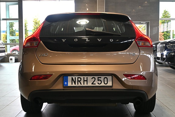 Volvo V40 4 of 22