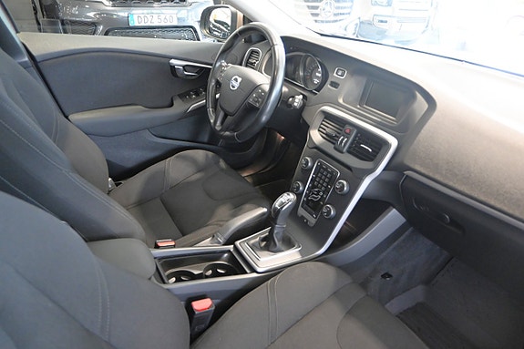 Volvo V40 10 of 22