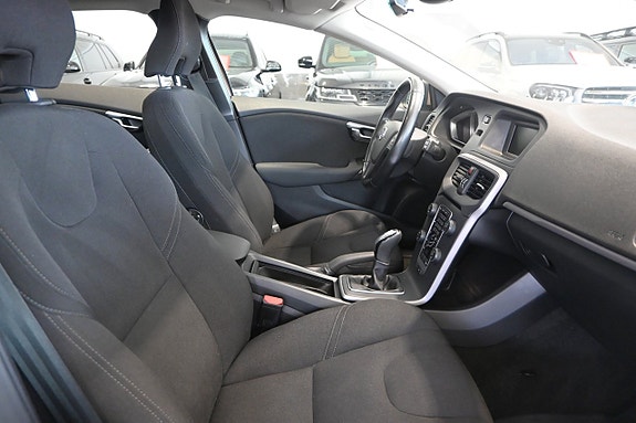 Volvo V40 11 of 22