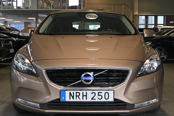 Volvo V40 5 of 22
