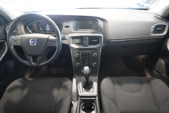 Volvo V40 9 of 22