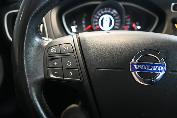 Volvo V40 16 of 22