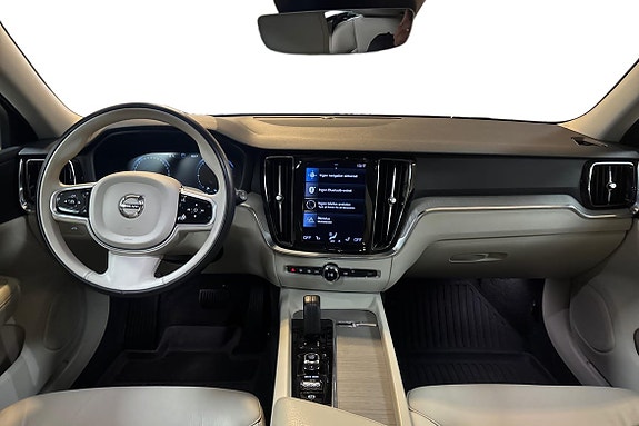 Volvo V60 Cross Country 9 of 13