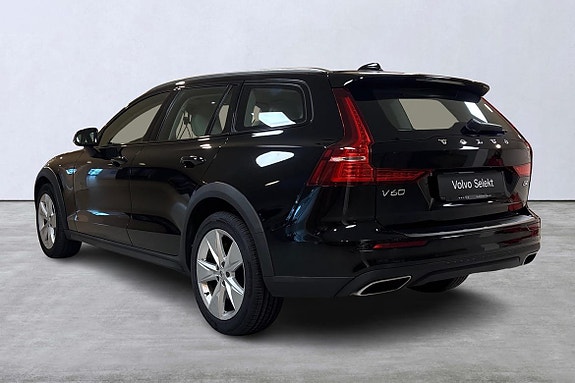 Volvo V60 Cross Country 4 of 13