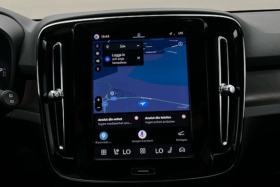 Volvo XC40 8 of 21