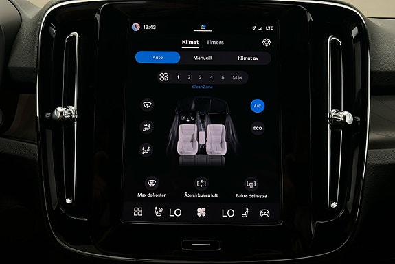 Volvo XC40 14 of 21